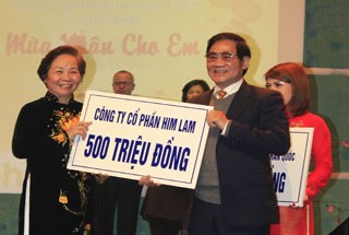 Mehr als eine Million Euro Spende für benachteiligte Kinder in Vietnam - ảnh 1